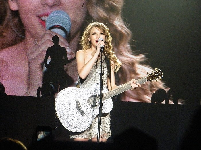 Taylor Swift — March 7 - Rotterdam, Holland — photo 165