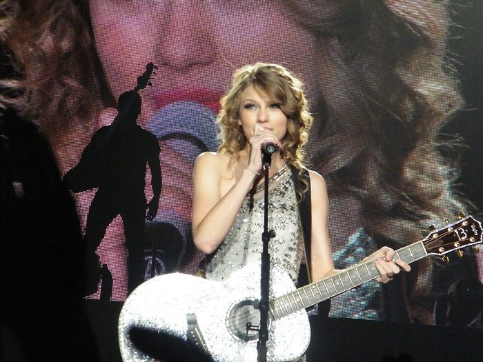 Taylor Swift — March 7 - Rotterdam, Holland — photo 167