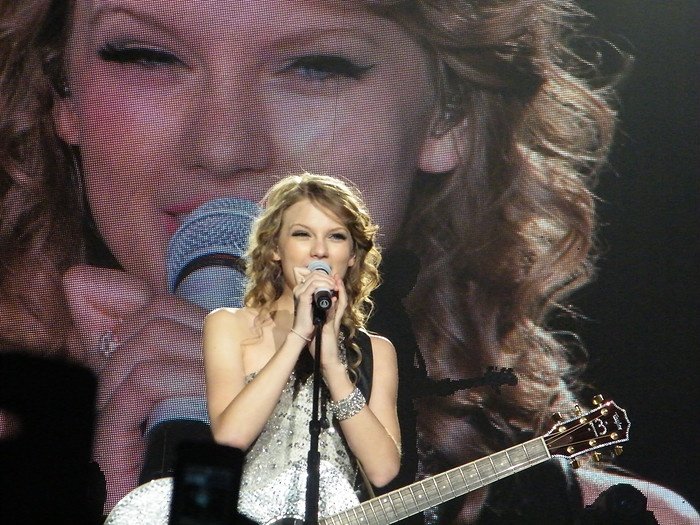 Taylor Swift — March 7 - Rotterdam, Holland — photo 168