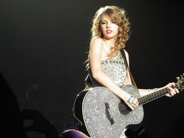Taylor Swift — March 7 - Rotterdam, Holland — photo 171