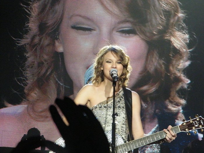 Taylor Swift — March 7 - Rotterdam, Holland — photo 173