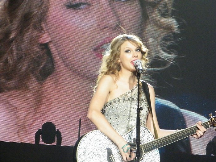 Taylor Swift — March 7 - Rotterdam, Holland — photo 174