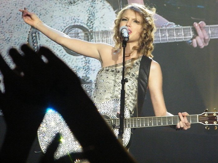 Taylor Swift — March 7 - Rotterdam, Holland — photo 178