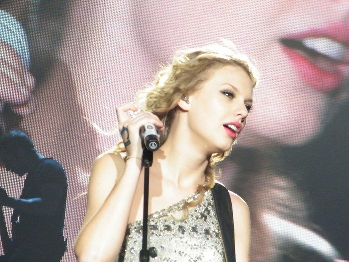 Taylor Swift — March 7 - Rotterdam, Holland — photo 180