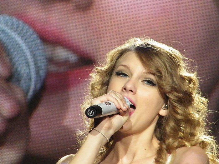 Taylor Swift — March 7 - Rotterdam, Holland — photo 188