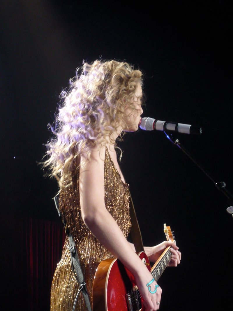 Taylor Swift — March 7 - Rotterdam, Holland — photo 219
