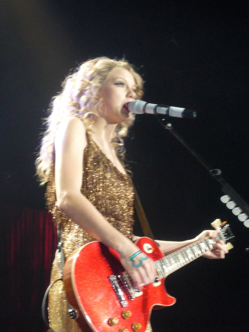 Taylor Swift — March 7 - Rotterdam, Holland — photo 220