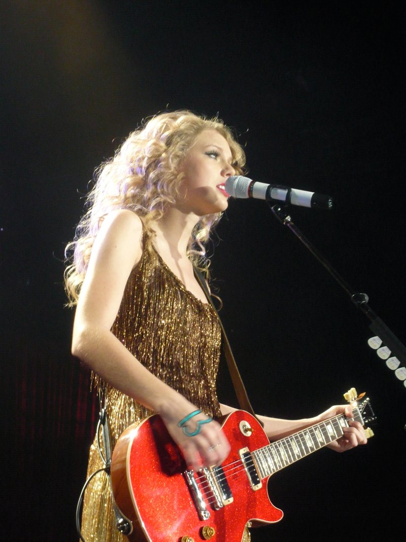 Taylor Swift — March 7 - Rotterdam, Holland — photo 221