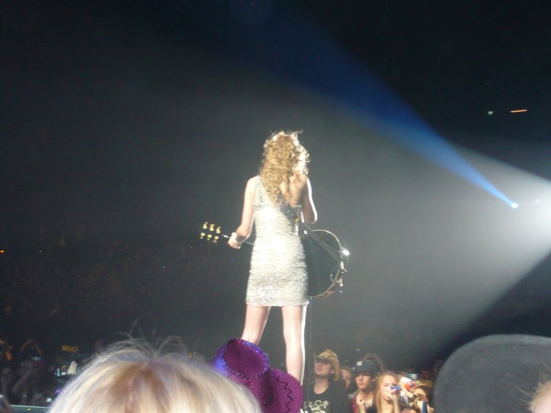 Taylor Swift — March 7 - Rotterdam, Holland — photo 234