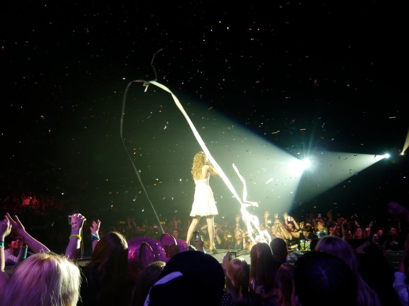 Taylor Swift — March 7 - Rotterdam, Holland — photo 245