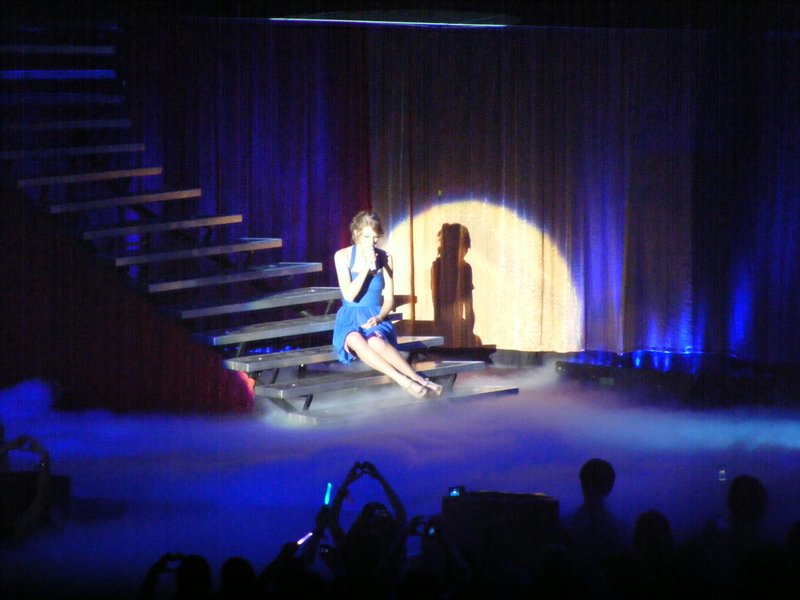 Taylor Swift — March 7 - Rotterdam, Holland — photo 258