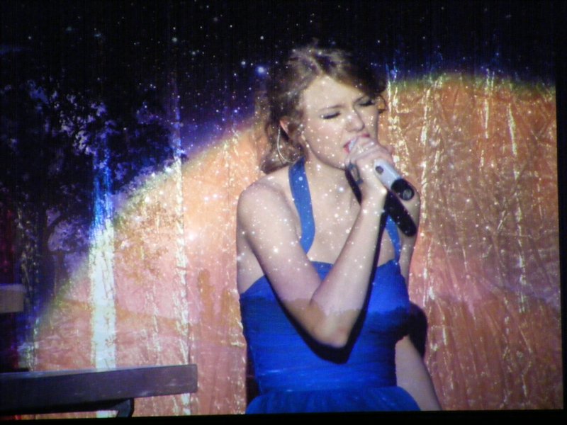 Taylor Swift — March 7 - Rotterdam, Holland — photo 259
