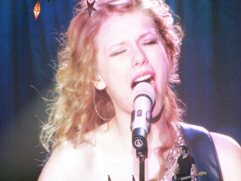 Taylor Swift — March 7 - Rotterdam, Holland — photo 265