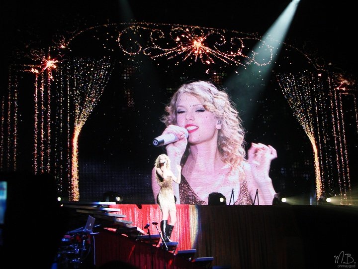 Taylor Swift — March 7 - Rotterdam, Holland — photo 294