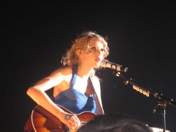 Taylor Swift — March 7 - Rotterdam, Holland — photo 298