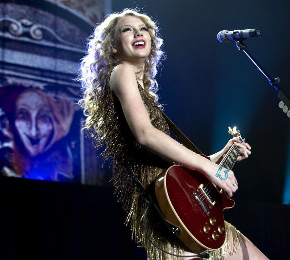 Taylor Swift — March 7 - Rotterdam, Holland — photo 318