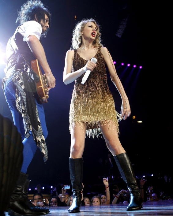 Taylor Swift — November 13 - Miami, Florida — photo 8