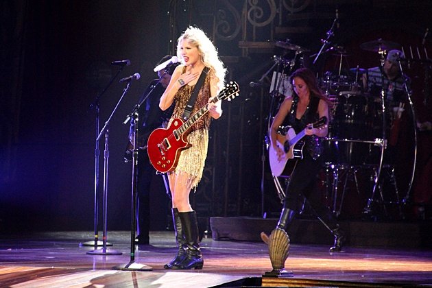 Taylor Swift — November 16 - Charlotte, North Carolina — photo 23