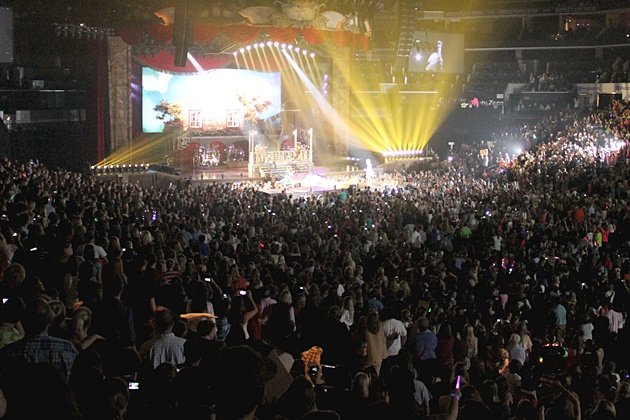 Taylor Swift — November 16 - Charlotte, North Carolina — photo 25