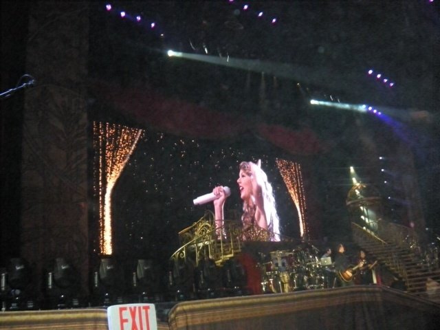 Taylor Swift — November 16 - Charlotte, North Carolina — photo 32