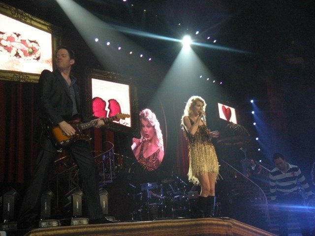 Taylor Swift — November 16 - Charlotte, North Carolina — photo 38