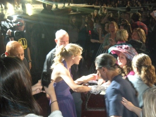 Taylor Swift — November 16 - Charlotte, North Carolina — photo 48