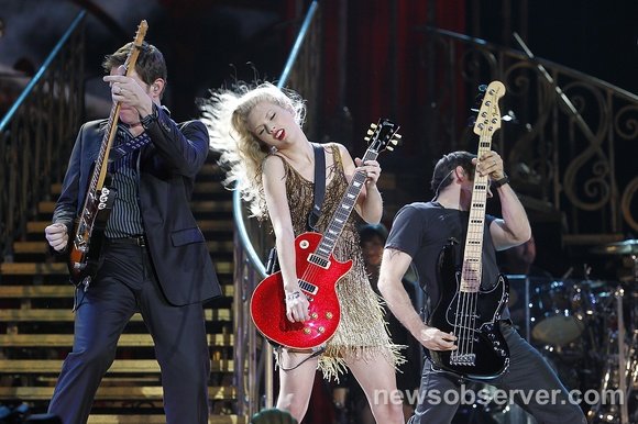 Taylor Swift — November 17 - Raleigh, North Carolina — photo 29