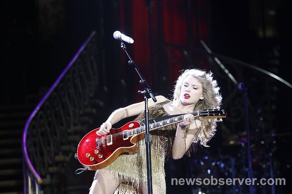 Taylor Swift — November 17 - Raleigh, North Carolina — photo 30
