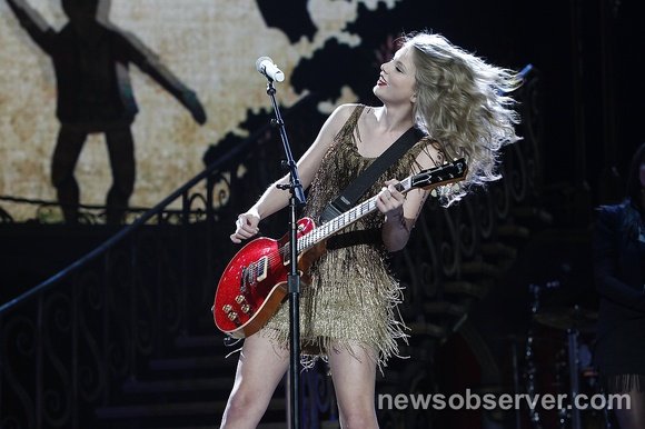 Taylor Swift — November 17 - Raleigh, North Carolina — photo 35