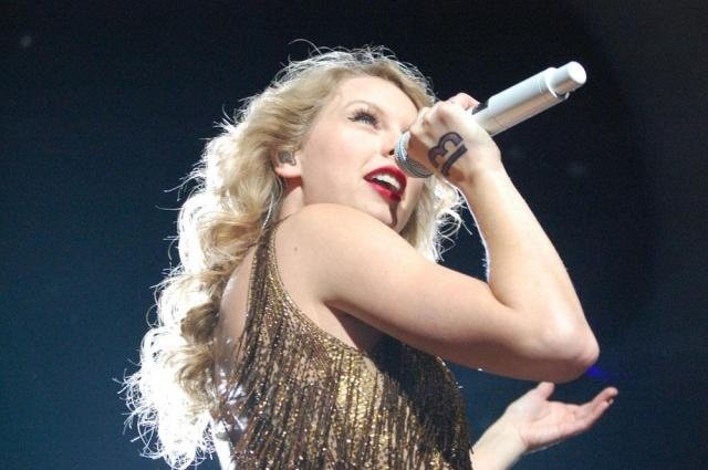 Taylor Swift — November 17 - Raleigh, North Carolina — photo 66