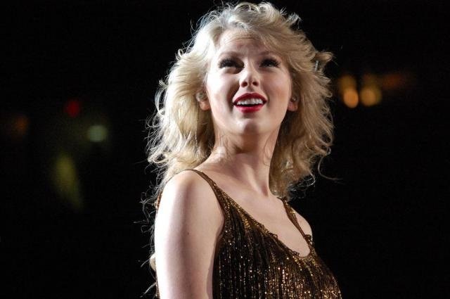Taylor Swift — November 17 - Raleigh, North Carolina — photo 68