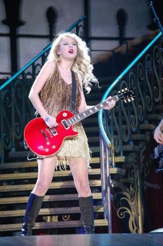 Taylor Swift — November 17 - Raleigh, North Carolina — photo 76