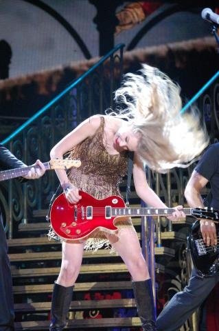 Taylor Swift — November 17 - Raleigh, North Carolina — photo 88