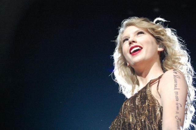 Taylor Swift — November 17 - Raleigh, North Carolina — photo 89