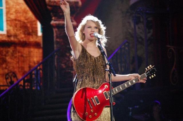 Taylor Swift — November 17 - Raleigh, North Carolina — photo 114