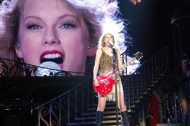 Taylor Swift — November 17 - Raleigh, North Carolina — photo 119