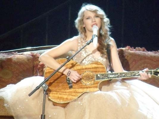 Taylor Swift — November 17 - Raleigh, North Carolina — photo 134