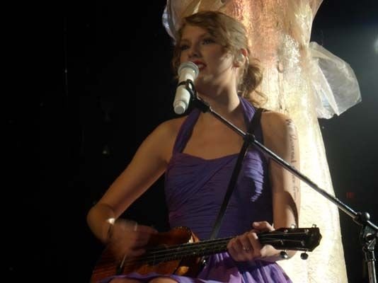 Taylor Swift — November 17 - Raleigh, North Carolina — photo 136
