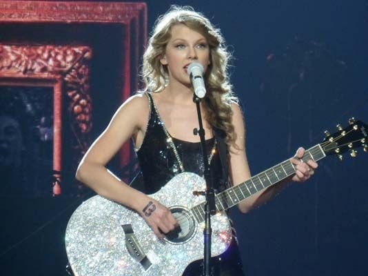 Taylor Swift — November 17 - Raleigh, North Carolina — photo 141