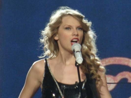 Taylor Swift — November 17 - Raleigh, North Carolina — photo 145