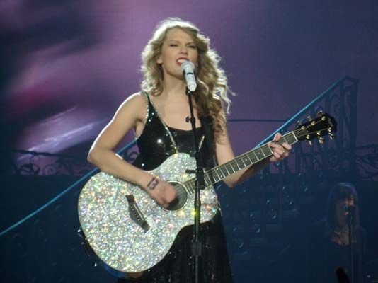 Taylor Swift — November 17 - Raleigh, North Carolina — photo 147
