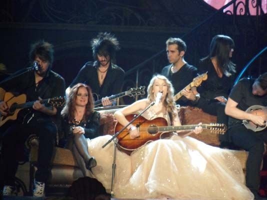 Taylor Swift — November 17 - Raleigh, North Carolina — photo 153