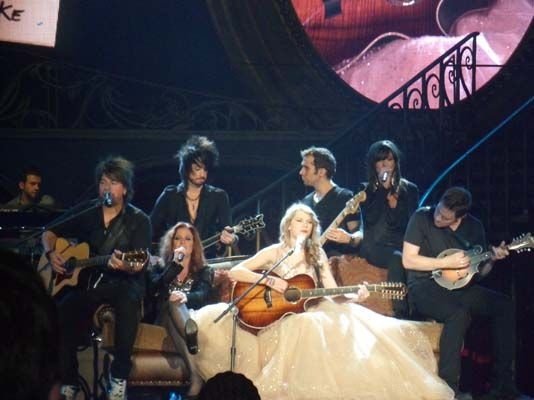Taylor Swift — November 17 - Raleigh, North Carolina — photo 155