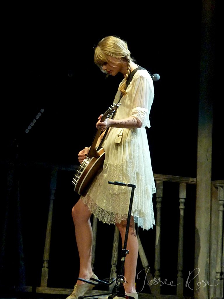 Taylor Swift — March 10 - Sydney, Australia — photo 7