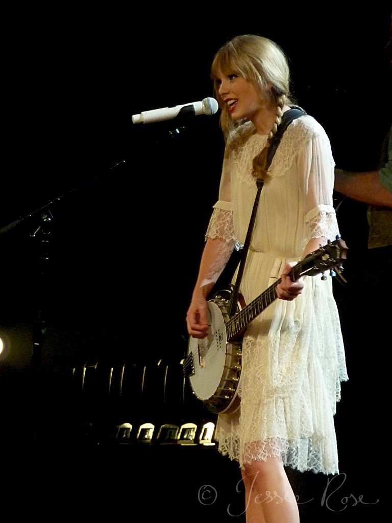 Taylor Swift — March 10 - Sydney, Australia — photo 8