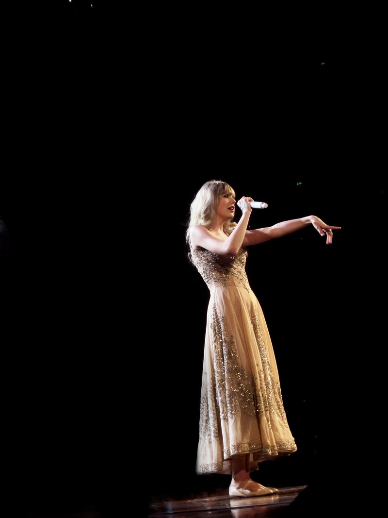 Taylor Swift — March 10 - Sydney, Australia — photo 24