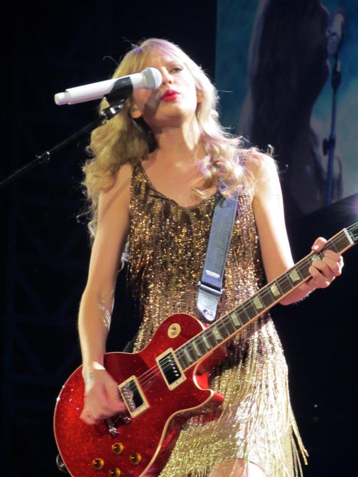 Taylor Swift — March 14 - Melbourne, Australia — photo 16