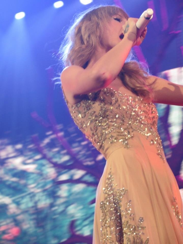 Taylor Swift — March 14 - Melbourne, Australia — photo 57