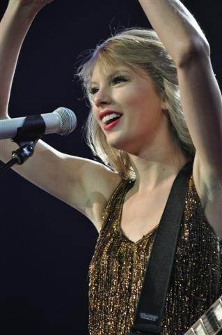 Taylor Swift — March 16 - Auckland, New Zealand — photo 7