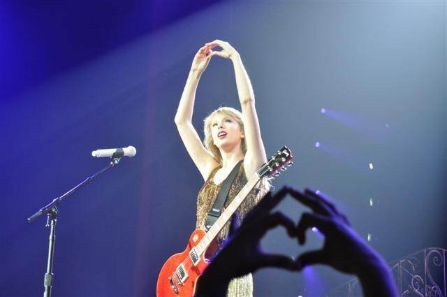 Taylor Swift — March 16 - Auckland, New Zealand — photo 9